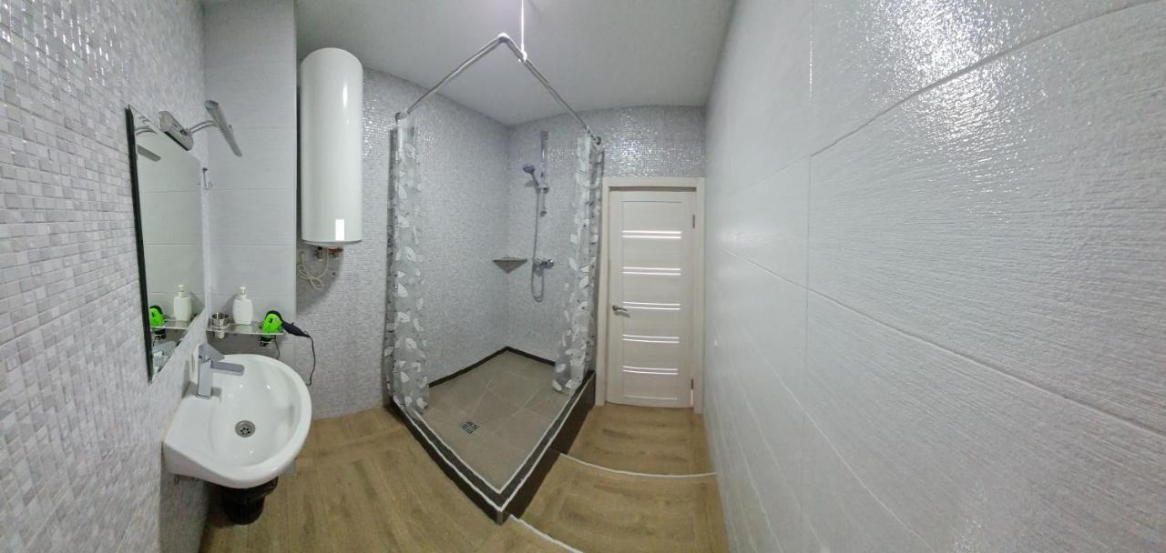 Apartments Swan Lake Киев Экстерьер фото