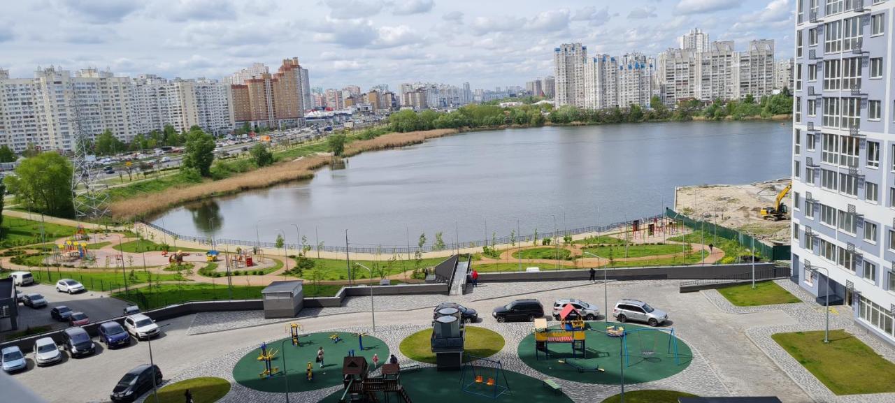 Apartments Swan Lake Киев Экстерьер фото