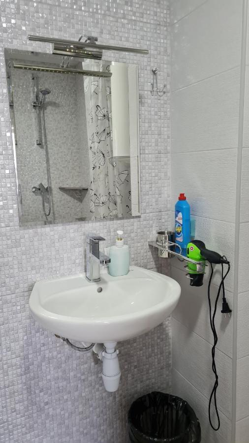 Apartments Swan Lake Киев Экстерьер фото